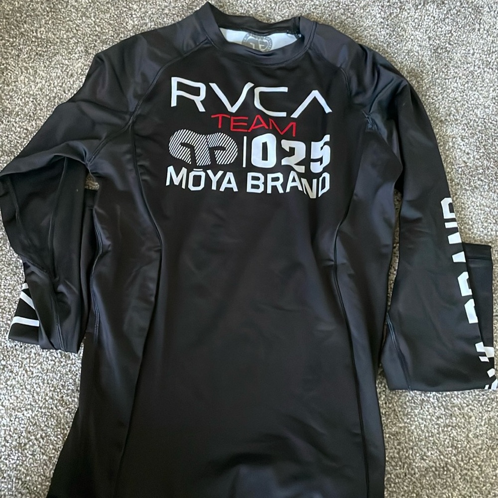 Moya Brand rashguard size L